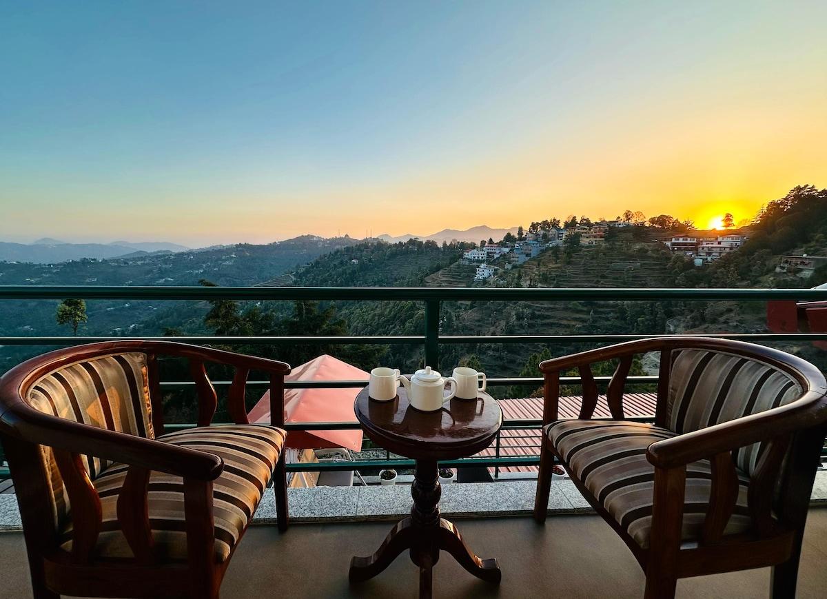 Mukteshwar Honeymoon Tour Package