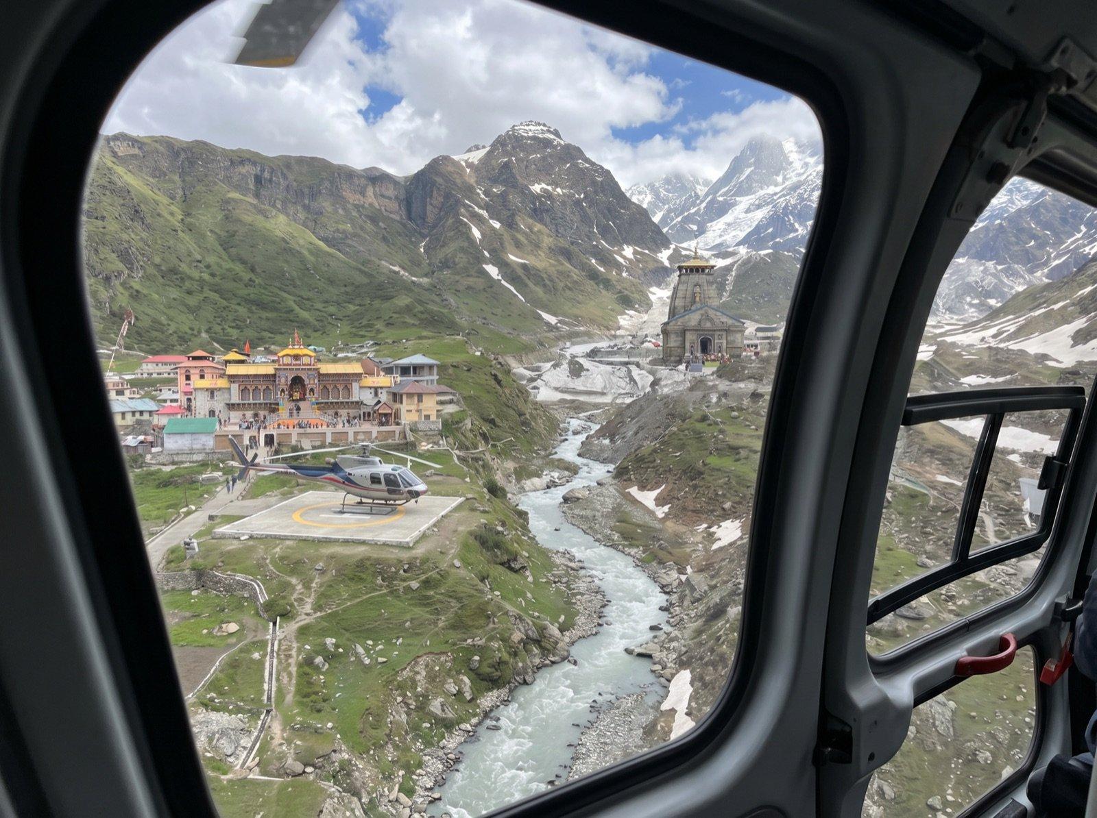 Kedarnath & Badrinath Do Dham Yatra by Helicopter