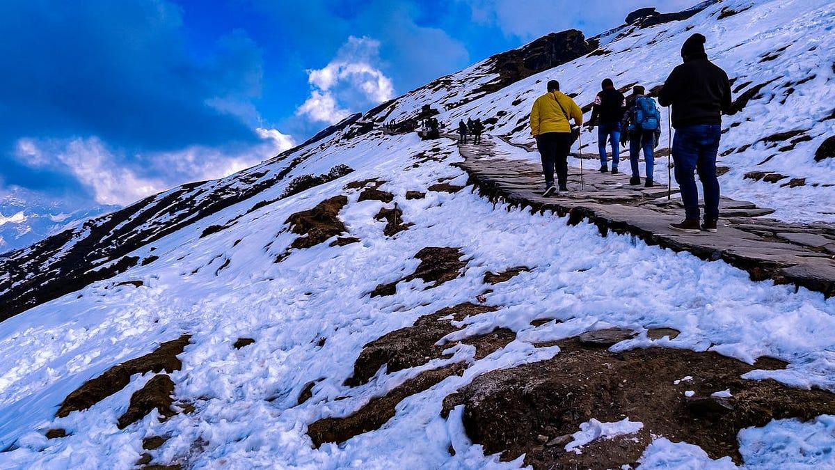 Deoria Tal – Chopta Trek Adventure Package
